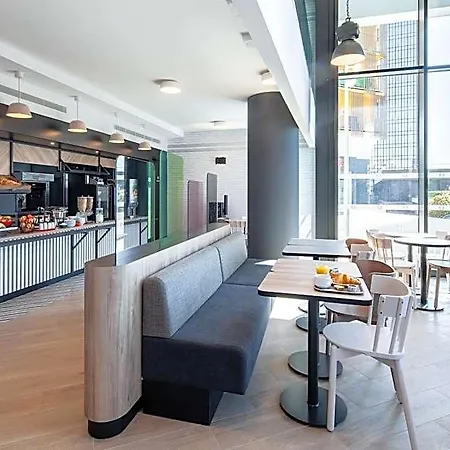 Hotel Paris Porte De 3*