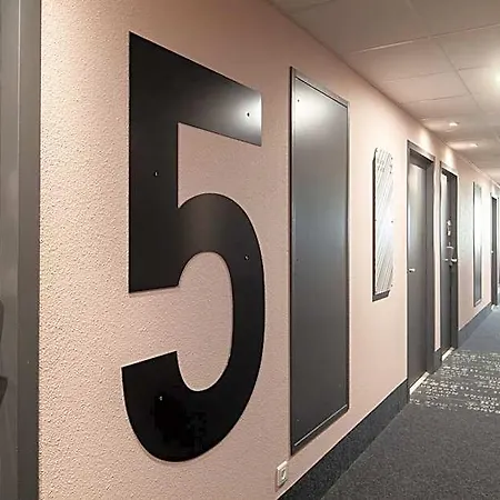 Hotel Paris Porte De 3*